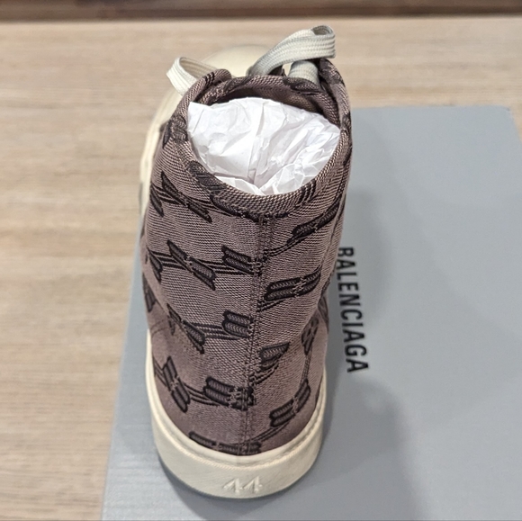 Men's Balenciaga Distressed Monogram High-Top Sneakers Gray/Brown - Picture 4 of 7
